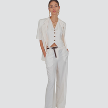 Carica l&#39;immagine nel visualizzatore di Gallery, Tensione in pantalone goffrato con cintura 84% viscosa Art 25P7772

