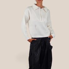 Carica l'immagine nel visualizzatore di Gallery, Tensione in maglia zip collo alto 100% lana Art WL7370AI26
