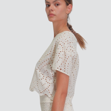 Carica l&#39;immagine nel visualizzatore di Gallery, Haveone blusa over sangallo 100% cotone Art CWG-N344
