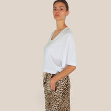 Carica l'immagine nel visualizzatore di Gallery, Philia Loft t-shirt over scollo V 100% cotone Art V02F0990
