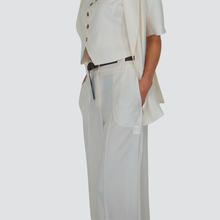 Carica l&#39;immagine nel visualizzatore di Gallery, Tensione in pantalone goffrato con cintura 84% viscosa Art 25P7772

