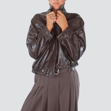Carica l&#39;immagine nel visualizzatore di Gallery, Haveone bomber lucido elastico fondo Art KJK-P072
