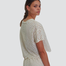 Carica l&#39;immagine nel visualizzatore di Gallery, Haveone blusa over sangallo 100% cotone Art CWG-N344
