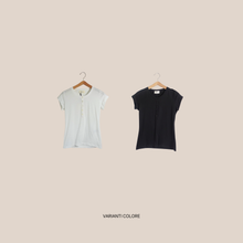 Carica l'immagine nel visualizzatore di Gallery, Vicolo t-shirt con bottonicini 100% cotone Art UAB0309
