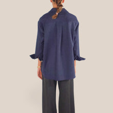 Carica l'immagine nel visualizzatore di Gallery, Vicolo giacca camicia over blu 80% lana Art TAC1809

