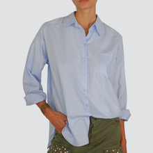 Carica l&#39;immagine nel visualizzatore di Gallery, Tensione in camicia over con taschino 100% cotone Art W25C189
