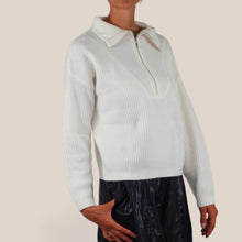 Carica l'immagine nel visualizzatore di Gallery, Tensione in maglia zip collo alto 100% lana Art WL7370AI26
