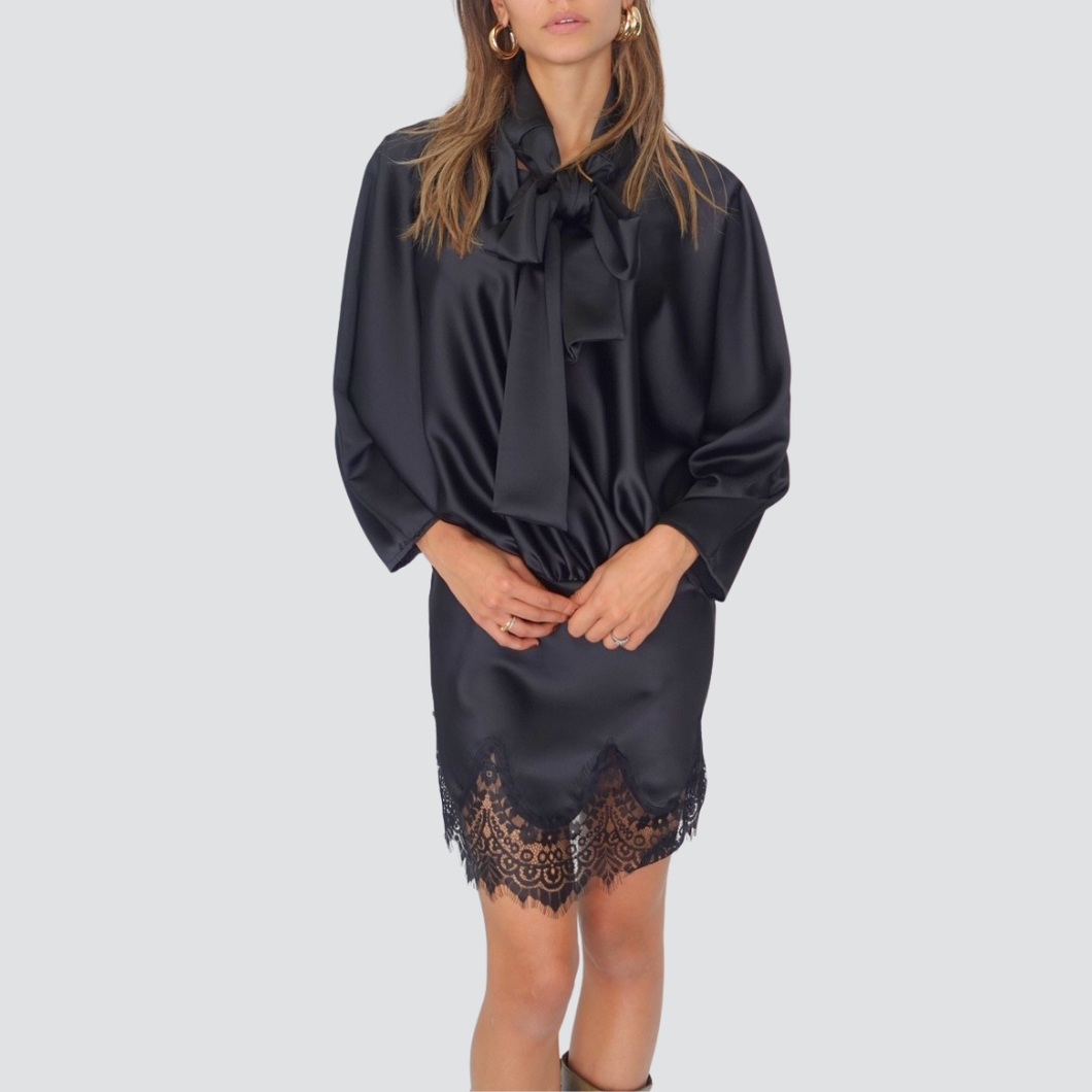 Tensione in abito kimono con fiocco fondo pizzo Art 37826