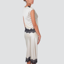 Carica l&#39;immagine nel visualizzatore di Gallery, Tensione in top over pizzo Art W25T447

