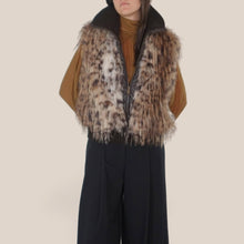 Carica l'immagine nel visualizzatore di Gallery, Philia Loft gilet eco-pelliccia Art D03E0836
