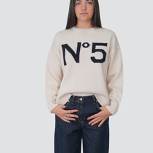 Carica l&#39;immagine nel visualizzatore di Gallery, Tensione in maglia over ricamo N°5 Art W5HMJ56A400
