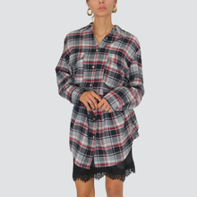 Carica l&#39;immagine nel visualizzatore di Gallery, Tensione in abito chemisier flanella con cintura e sottoveste satin fondo pizzo Art FW250077C
