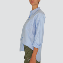 Carica l&#39;immagine nel visualizzatore di Gallery, Tensione in camicia over con taschino 100% cotone Art W25C189
