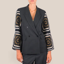 Carica l'immagine nel visualizzatore di Gallery, Vicolo blazer doppio petto crochet con frange Art TAC0446

