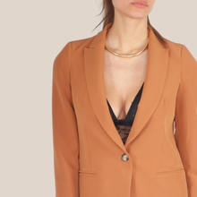Carica l'immagine nel visualizzatore di Gallery, Kontatto blazer 1 bottone foderata cammello Art CO8001
