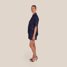 Carica l'immagine nel visualizzatore di Gallery, Susy Mix completo strass camicia over bermuda elastico vita Art MF2498
