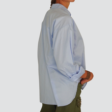 Carica l&#39;immagine nel visualizzatore di Gallery, Tensione in camicia over con taschino 100% cotone Art W25C189
