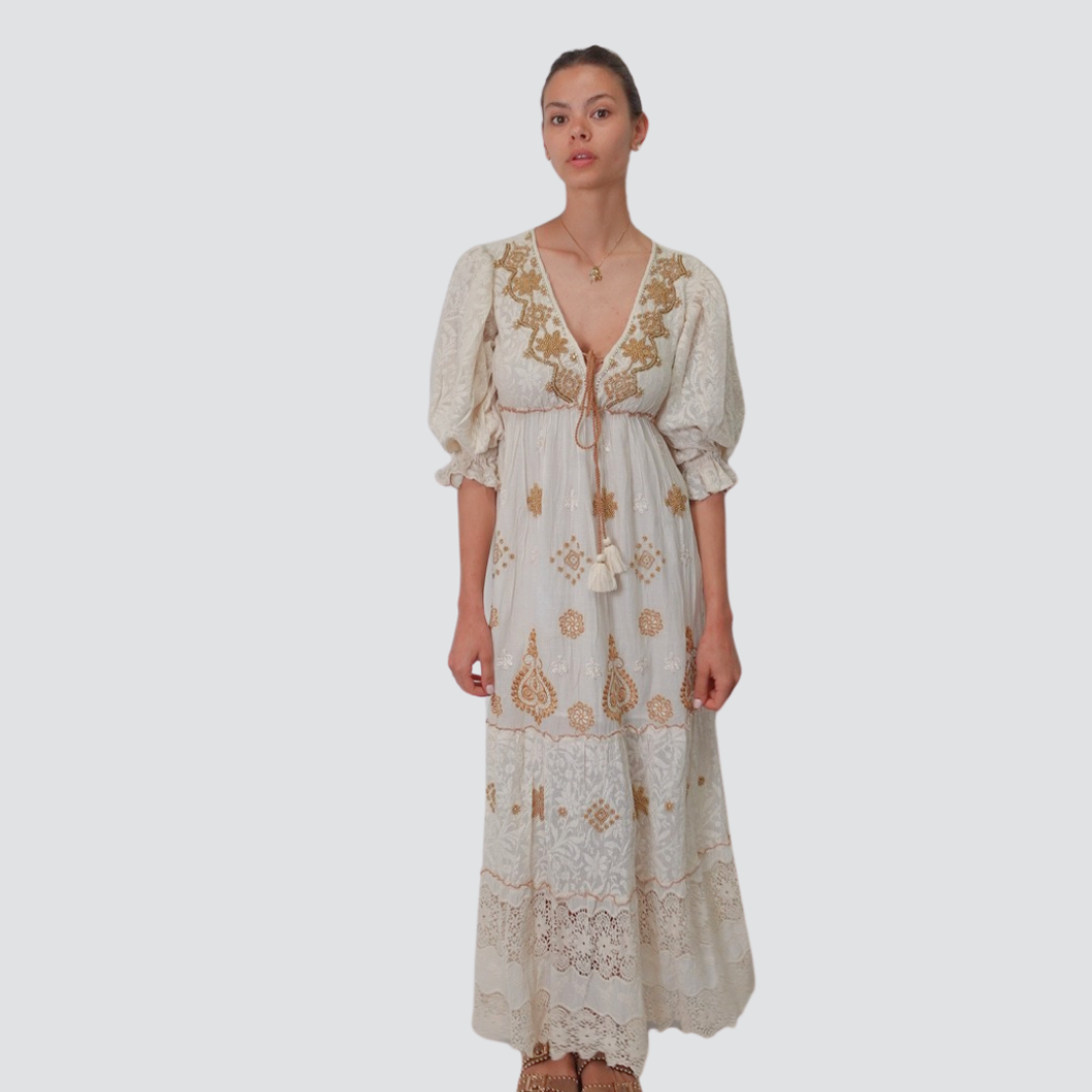 Susy mix abito beige con ricami e applicazioni 100% cotone Art VE204