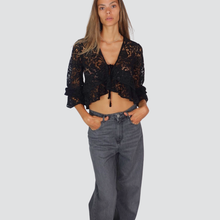 Carica l&#39;immagine nel visualizzatore di Gallery, Tensione in blusa laccetti balze fondo 56% viscosa 20 cotone Art W25T329
