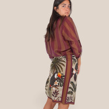 Carica l'immagine nel visualizzatore di Gallery, Haveone camicia over rigata cioccolato prugna 85% lyocell Art CVS-Q422
