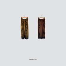 Carica l&#39;immagine nel visualizzatore di Gallery, Tensione in gonna satin nodo fondo pizzo con spacco Art FW250028
