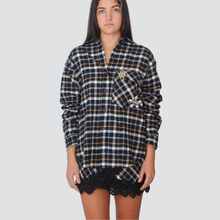 Carica l&#39;immagine nel visualizzatore di Gallery, Tensione in camicia over scozzese con spille strass 100% cotone Art W25C721
