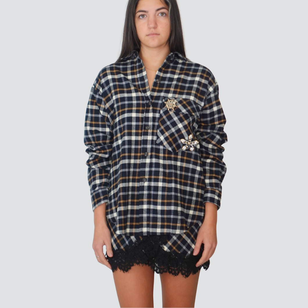 Tensione in camicia over scozzese con spille strass 100% cotone Art W25C721