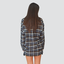 Carica l&#39;immagine nel visualizzatore di Gallery, Tensione in camicia over scozzese con spille strass 100% cotone Art W25C721
