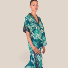 Carica l'immagine nel visualizzatore di Gallery, Dixie camicia over fantasia 1005 viscosa Art CFFM1BUA ( pantalone Art PDQF1BUA )
