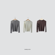Carica l'immagine nel visualizzatore di Gallery, Vicolo maglia costina serafino 62% viscosa 8% angora Art 22026F
