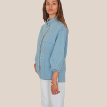 Carica l'immagine nel visualizzatore di Gallery, Haveone camicia denim con applicazioni spacchetti laterali 100% cotone Art CLA-Q010
