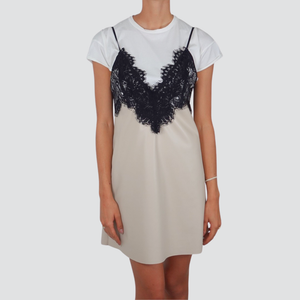 Tensione in abito pizzo ecopelle con pizzo e t-shirt Art 37653