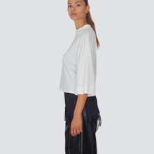 Carica l&#39;immagine nel visualizzatore di Gallery, Tensione in t-shirt over con canotta satin pizzo asimmetrico Art FW250062

