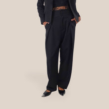 Carica l'immagine nel visualizzatore di Gallery, Maryley pantalone zip con pinces Art 26IB592
