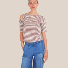 Carica l'immagine nel visualizzatore di Gallery, Maryley t-shirt over rigata cut out spalla 94% viscosa Art 26EB878
