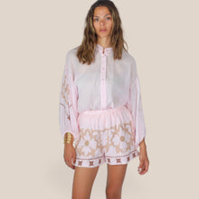Carica l'immagine nel visualizzatore di Gallery, Tensione in shorts con ricamo elastico vita 100% lino Art PE260398
