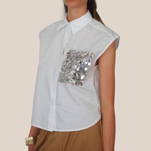 Carica l'immagine nel visualizzatore di Gallery, Tensione in camicia over senza maniche taschino pailllettes 100% cotone Art S26CE22

