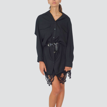 Carica l&#39;immagine nel visualizzatore di Gallery, Tensione in abito camicione gessato con sottoveste pizzo e cintura Art FW250060
