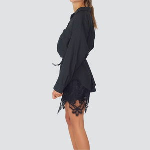 Tensione in abito camicione gessato con sottoveste pizzo e cintura Art FW250060