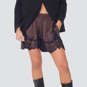 Tensione in short satin con pizzo Art 37809