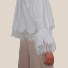 Carica l'immagine nel visualizzatore di Gallery, Haveone camicia popeline fondo pizzo scollo V 100% cotone Art CSO-Q012
