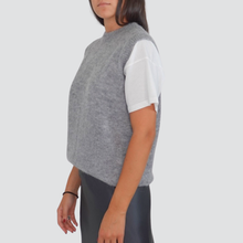 Carica l&#39;immagine nel visualizzatore di Gallery, Vicolo gilet 34% merino 34% alpaca Art 55115F
