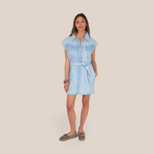 Carica l'immagine nel visualizzatore di Gallery, Vicolo abito denim chiaro smanicato 99% cotone Art DAB5324
