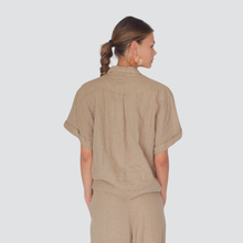 Carica l&#39;immagine nel visualizzatore di Gallery, Tensione camicia ove puro lino con spilla Art S25CE26
