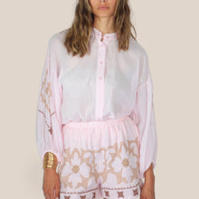 Carica l'immagine nel visualizzatore di Gallery, Tensione in camicia over mussola con ricamo 100% cotone Art PE260397
