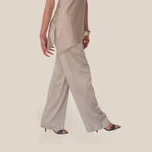 Carica l'immagine nel visualizzatore di Gallery, Maryley pantalone palazzo elastico vita 63% lyocell 35 % viscosa Art 26EB507 ( maglia Art 26EB507 )
