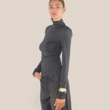 Carica l'immagine nel visualizzatore di Gallery, Vicolo maglia collo alto arriccio laterale con spallini 95% viscosa Art UAC0223
