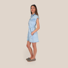 Carica l'immagine nel visualizzatore di Gallery, Vicolo abito denim chiaro smanicato 99% cotone Art DAB5324
