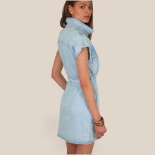 Carica l'immagine nel visualizzatore di Gallery, Vicolo abito denim chiaro smanicato 99% cotone Art DAB5324
