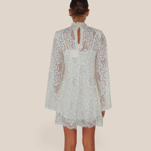 Carica l'immagine nel visualizzatore di Gallery, Tensione in abito corto pizzo con spallini manica trapezio sottoveste 64% cotone Art W26XA17
